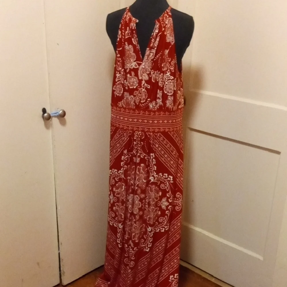 London Times Red And White Raised  Patterned Maxi Dress - Picture 2 of 12